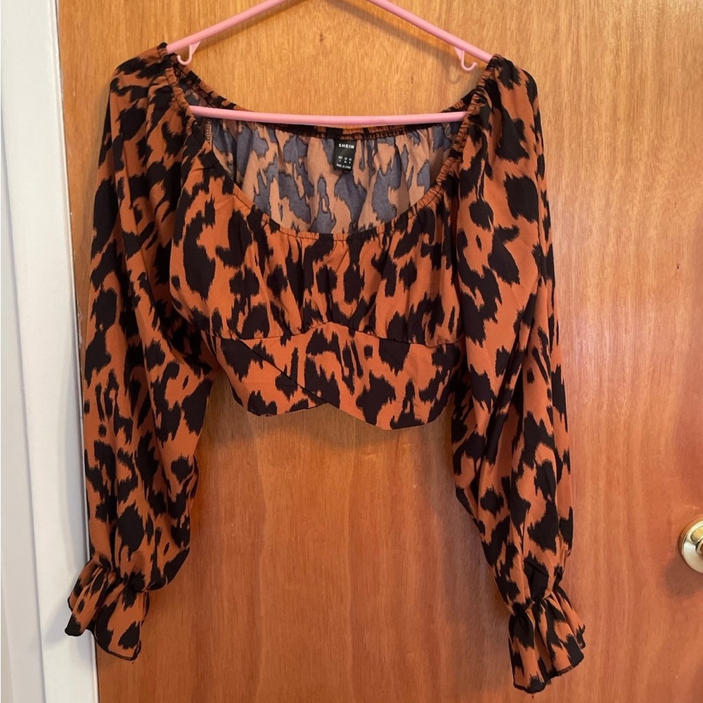 SHEIN Leopard Print Long Sleeve Crop Top